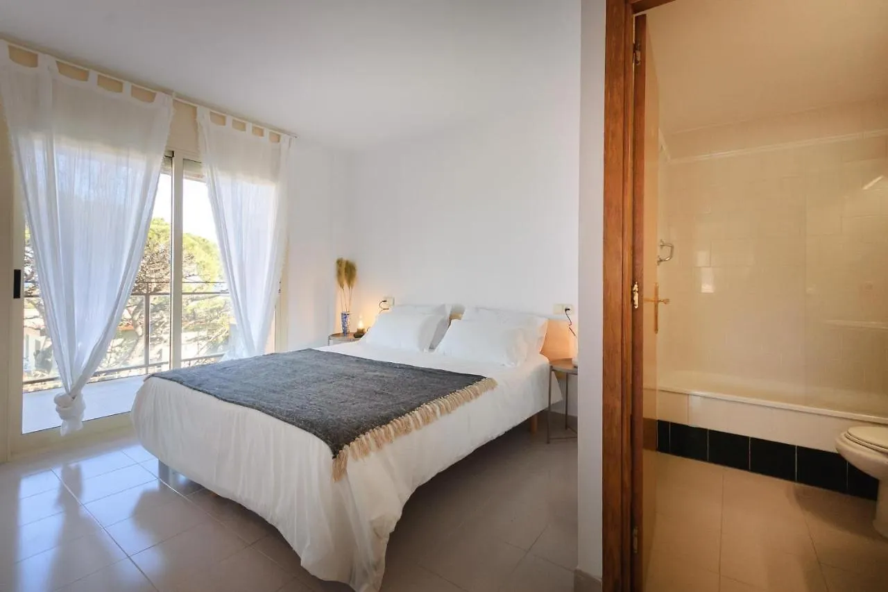 Pool And Sea Views Apartment With 1 Parking Space Tossa de Mar Spanien